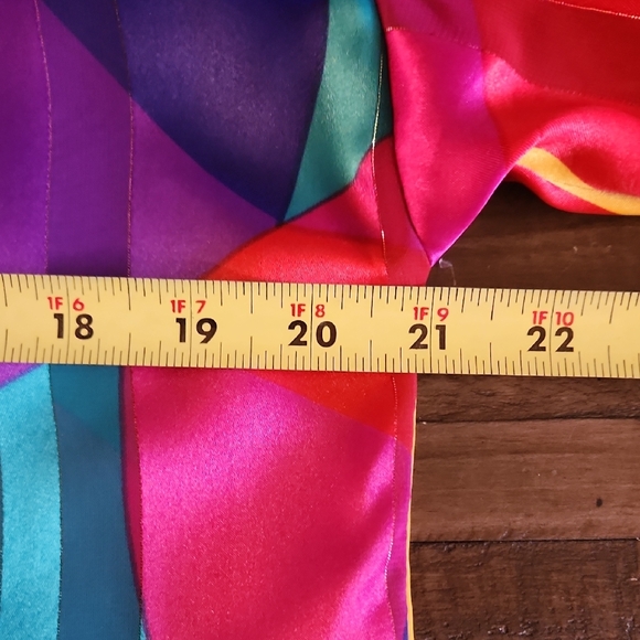 Anastasia Beverly Hills Multicolor Geometric Satin Button-Up Blouse - Picture 4 of 8